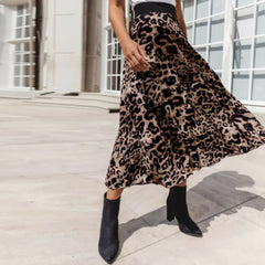 Chic Leopard Pleated Mini Skirt